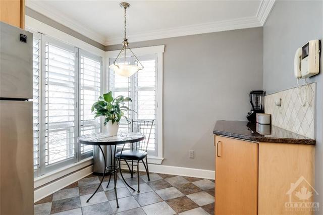 81 Robinson Avenue, Townhouse with 2 bedrooms, 4 bathrooms and 2 parking in Ottawa ON | Image 12