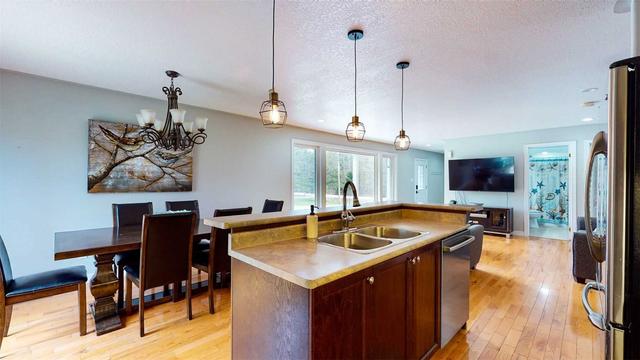521 Scarlett Line, House detached with 3 bedrooms, 2 bathrooms and 11 parking in Oro Medonte ON | Image 7