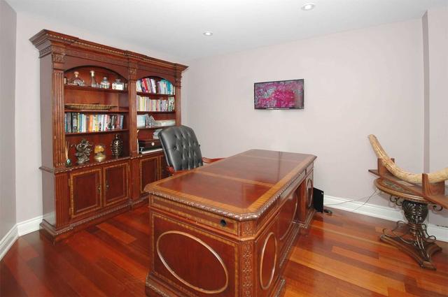 1093 Fleet St, House detached with 4 bedrooms, 4 bathrooms and 9 parking in Mississauga ON | Image 21