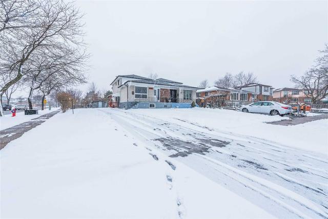 7420 Moodie Crt, House semidetached with 4 bedrooms, 3 bathrooms and 6 parking in Mississauga ON | Image 22