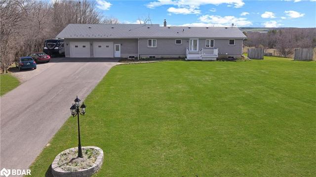 450 Janetville Road, House detached with 5 bedrooms, 2 bathrooms and 10 parking in Kawartha Lakes ON | Image 1