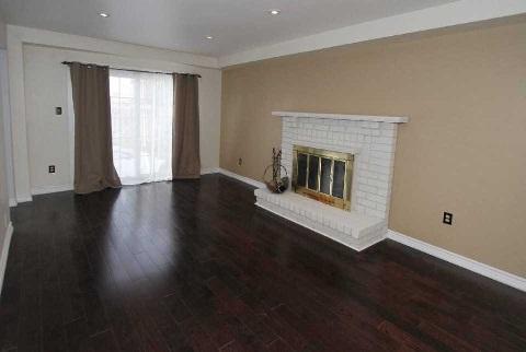 856 Lavis Crt, House detached with 4 bedrooms, 3 bathrooms and 6 parking in Oshawa ON | Image 5