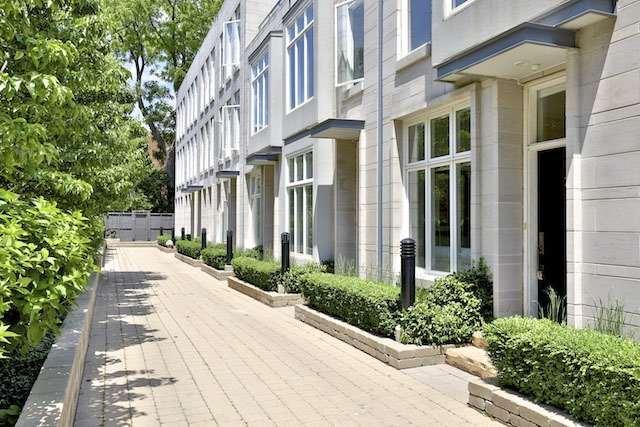 Th#7 - 385 Brunswick Ave, Townhouse with 3 bedrooms, 3 bathrooms and 2 parking in Toronto ON | Image 2