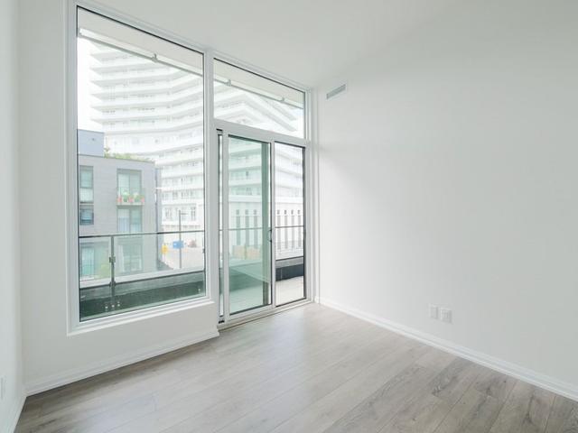 202 - 4208 Dundas St W, Condo with 2 bedrooms, 1 bathrooms and 1 parking in Toronto ON | Image 3