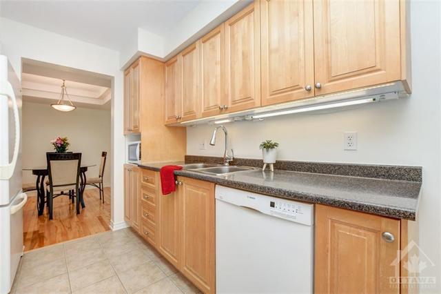231 Castor Street, Townhouse with 3 bedrooms, 3 bathrooms and 3 parking in Russell ON | Image 11