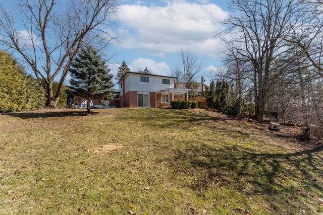 49 Dawson Cres, House detached with 4 bedrooms, 2 bathrooms and 5 parking in Halton Hills ON | Image 3