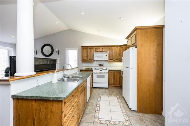 502 Quart Court, House detached with 3 bedrooms, 3 bathrooms and 6 parking in North Dundas ON | Image 15