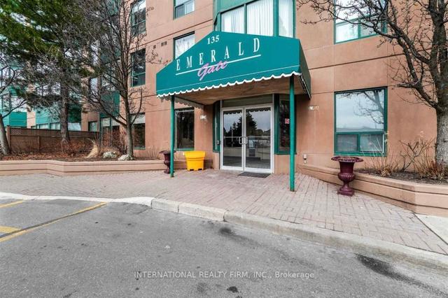 1010 - 135 Hillcrest Ave, Condo with 2 bedrooms, 2 bathrooms and 1 parking in Mississauga ON | Image 1