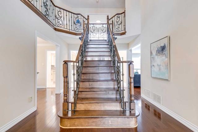 2113 Grosvenor St, House detached with 6 bedrooms, 5 bathrooms and 5 parking in Oakville ON | Image 32