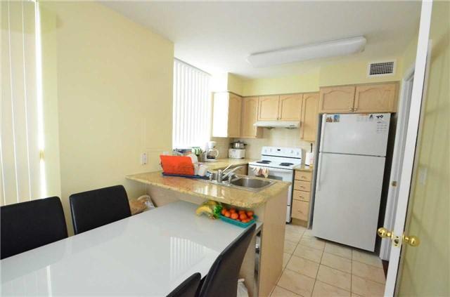 2008 - 23 Hollywood Ave, Condo with 2 bedrooms, 2 bathrooms and 1 parking in Toronto ON | Image 8