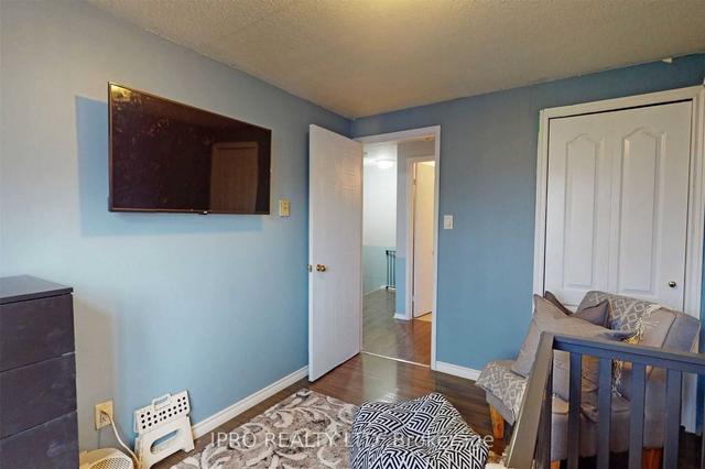 9 - 1100 Oxford St, Condo with 3 bedrooms, 1 bathrooms and 1 parking in Oshawa ON | Image 8
