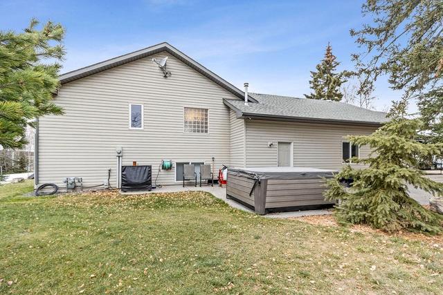 224237 155 Avenue W, House detached with 4 bedrooms, 3 bathrooms and 8 parking in Calgary AB | Image 8
