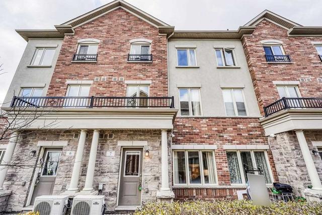 th7 - 21 Coneflower Cres, Townhouse with 3 bedrooms, 3 bathrooms and 1 parking in Toronto ON | Image 1