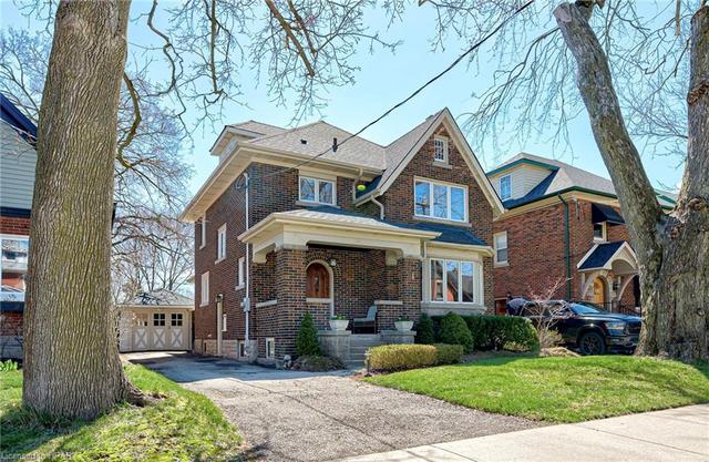 91 Stirling Avenue N, House detached with 3 bedrooms, 1 bathrooms and 5 parking in Kitchener ON | Image 1