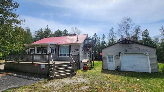 692 Dorcas Bay Rd, House detached with 2 bedrooms, 1 bathrooms and 12 parking in Northern Bruce Peninsula ON | Image 1