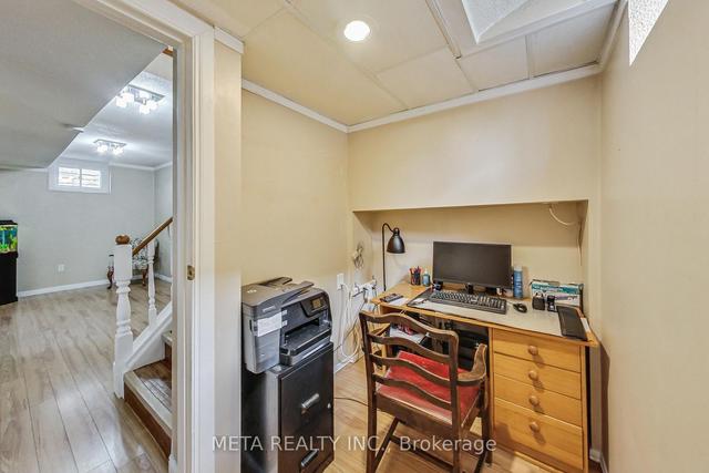 28 Arno St, House detached with 3 bedrooms, 2 bathrooms and 5 parking in Hamilton ON | Image 20