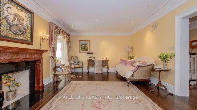 11 Dewbourne Ave, House detached with 5 bedrooms, 8 bathrooms and 4 parking in Toronto ON | Image 32