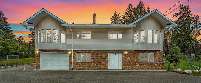 5220 Coldham Road, House detached with 4 bedrooms, 3 bathrooms and 11 parking in Peachland BC | Card Image