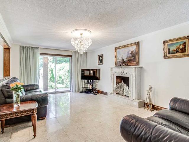 164 Wedgewood Dr, House detached with 4 bedrooms, 4 bathrooms and 10 parking in Toronto ON | Image 5