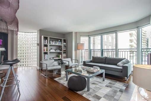 404 - 97 Lawton Blvd, Condo with 1 bedrooms, 1 bathrooms and 1 parking in Toronto ON | Image 3