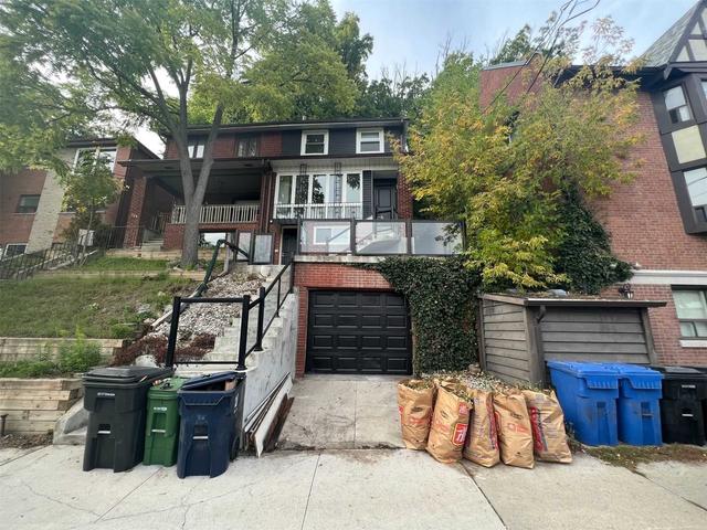 862 Davenport Rd, House semidetached with 3 bedrooms, 2 bathrooms and 2 parking in Toronto ON | Image 1