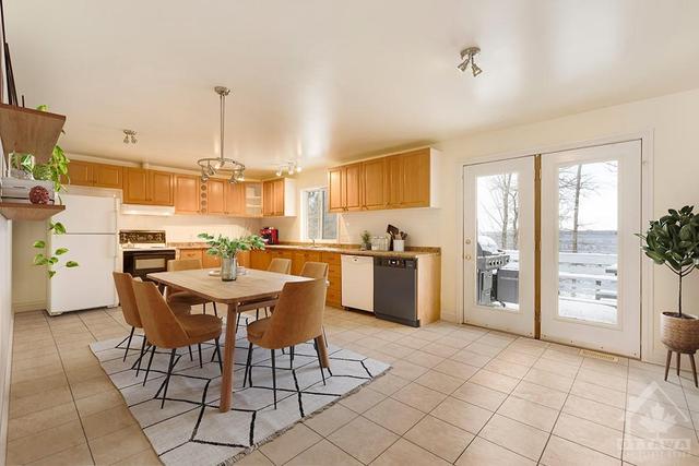 5539 Loggers Way, House detached with 3 bedrooms, 3 bathrooms and 4 parking in Ottawa ON | Image 9