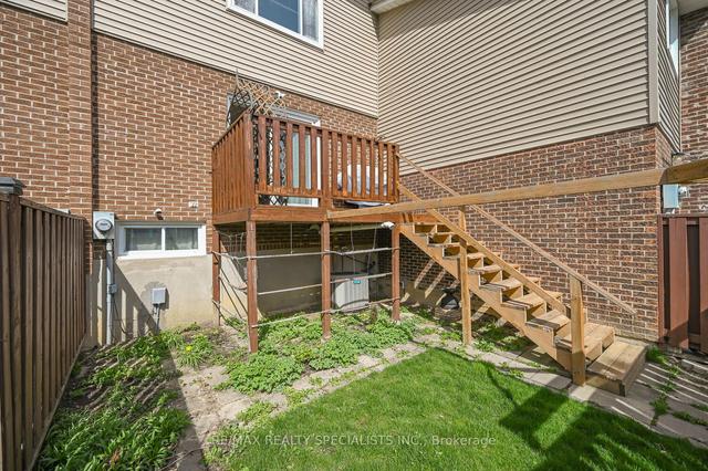 66 Carisbrook Crt, Townhouse with 3 bedrooms, 2 bathrooms and 2 parking in Brampton ON | Image 33