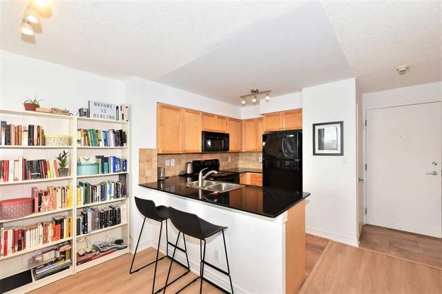 1506 - 1369 Bloor St W, Condo with 1 bedrooms, 1 bathrooms and 1 parking in Toronto ON | Image 2