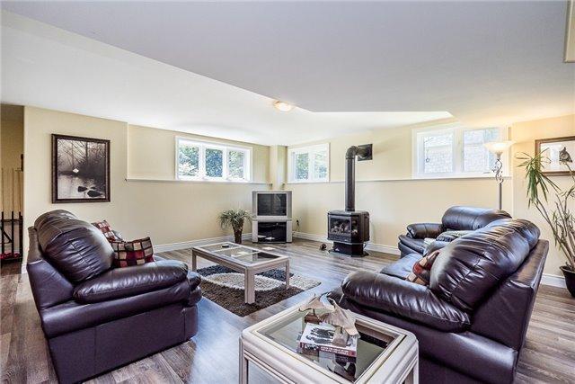 14 Orchardview St, House detached with 2 bedrooms, 3 bathrooms and 9 parking in Springwater ON | Image 9