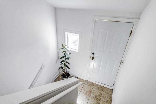 29 Mansion Ave, House detached with 3 bedrooms, 2 bathrooms and 2 parking in Toronto ON | Image 8