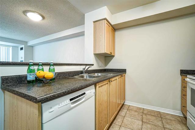 lph 11 - 26 Olive Ave, Condo with 1 bedrooms, 1 bathrooms and 1 parking in Toronto ON | Image 3