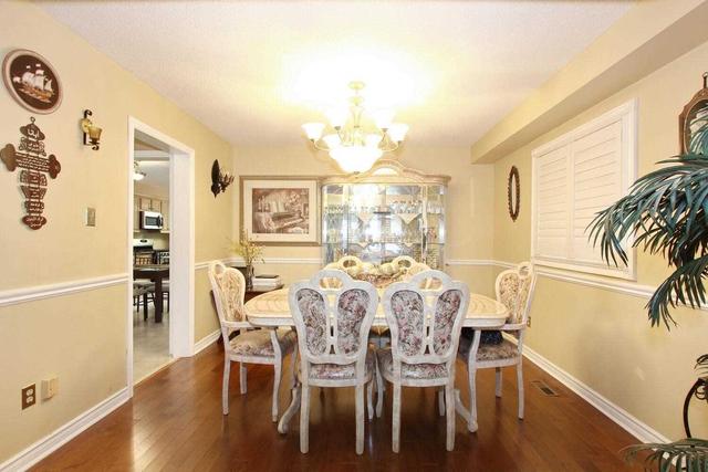 84 Sungold Crt, House detached with 4 bedrooms, 5 bathrooms and 8 parking in Vaughan ON | Image 9