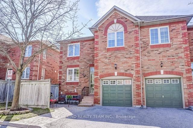 45 Sandlewood Crt, Townhouse with 3 bedrooms, 3 bathrooms and 2 parking in Aurora ON | Image 1