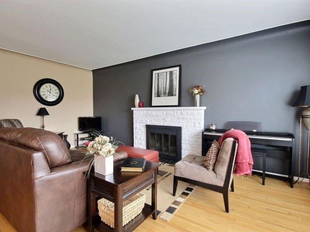 3629 Church St, House detached with 2 bedrooms, 2 bathrooms and 4 parking in Windsor ON | Image 6