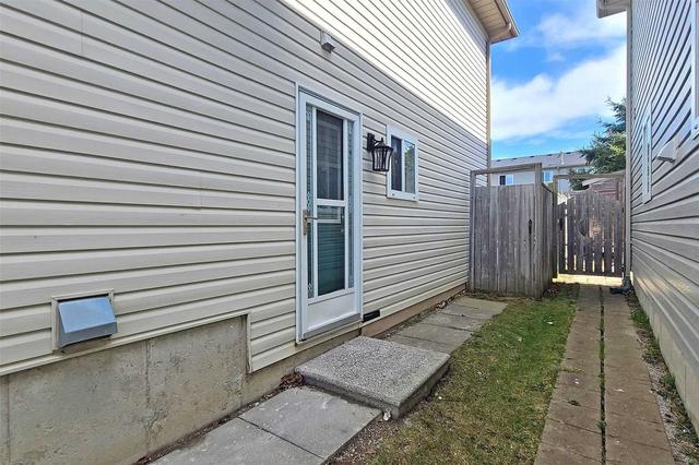 73 Downing Cres, House attached with 3 bedrooms, 3 bathrooms and 3 parking in Barrie ON | Image 33