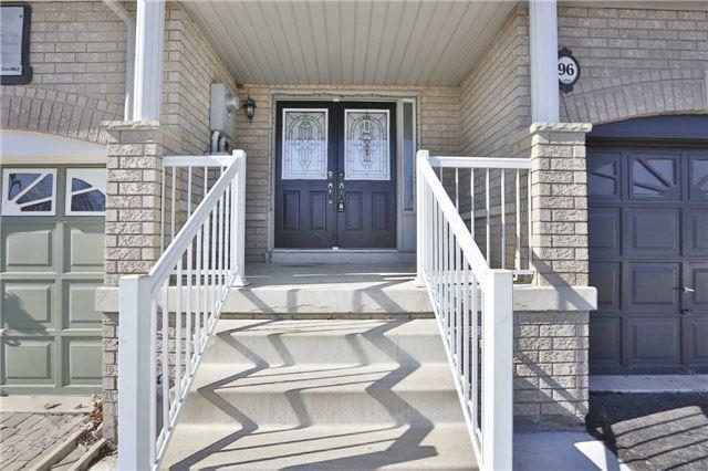 96 Brussels Ave, House attached with 3 bedrooms, 4 bathrooms and 2 parking in Brampton ON | Image 3