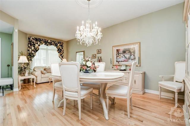 368 Farincourt Crescent, House detached with 4 bedrooms, 4 bathrooms and 4 parking in Ottawa ON | Image 8