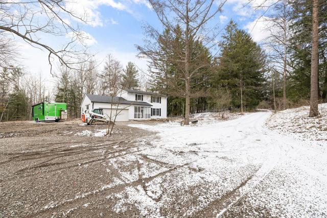 188 Fog Rd, House detached with 4 bedrooms, 3 bathrooms and 10 parking in King ON | Image 18