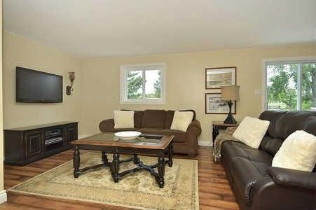 9759 Wellington Road 52, House detached with 2 bedrooms, 3 bathrooms and 10 parking in Erin ON | Image 8