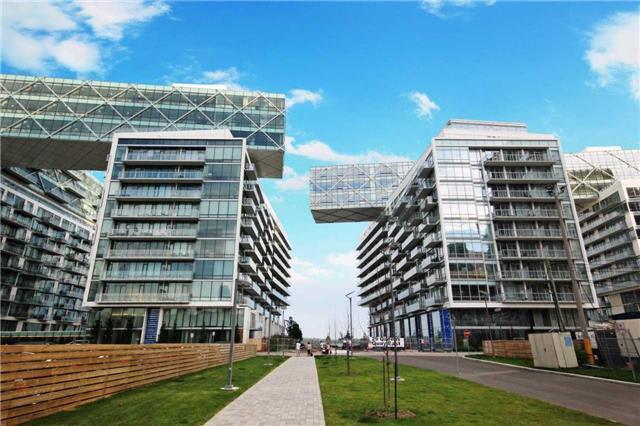 th110 - 39 Queens Quay E, Townhouse with 2 bedrooms, 3 bathrooms and 1 parking in Toronto ON | Image 2