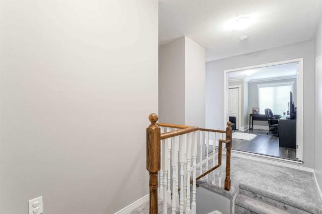 85 Viceroy Cres, House attached with 4 bedrooms, 4 bathrooms and 3 parking in Brampton ON | Image 14