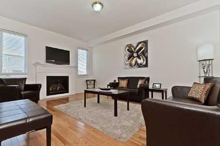 42 Fossil St, House detached with 5 bedrooms, 4 bathrooms and 4 parking in Brampton ON | Image 3