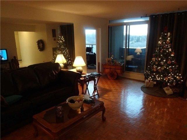 807 - 1535 Lakeshore Rd E, Condo with 3 bedrooms, 2 bathrooms and 2 parking in Mississauga ON | Image 12