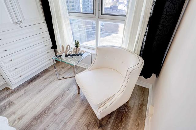 uph7 - 55 Bloor St E, Condo with 2 bedrooms, 2 bathrooms and 1 parking in Toronto ON | Image 17