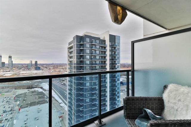 lph10 - 3700 Highway 7, Condo with 1 bedrooms, 1 bathrooms and 1 parking in Vaughan ON | Image 2
