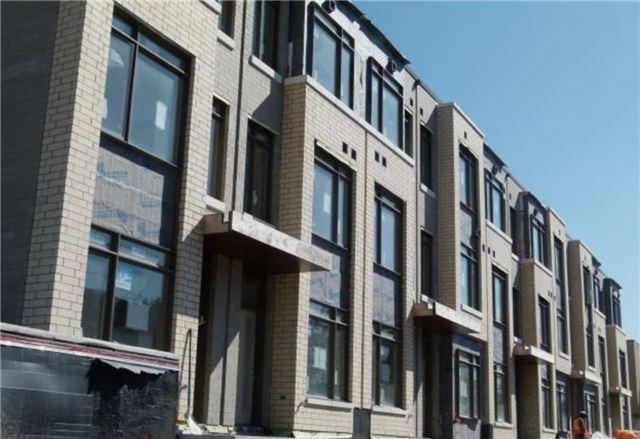 Th04 - 17 St. Bartholomew St, Townhouse with 3 bedrooms, 3 bathrooms and 1 parking in Toronto ON | Image 2