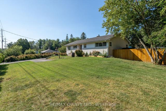 22112 Loyalist Pkwy, House detached with 3 bedrooms, 2 bathrooms and 6 parking in Quinte West ON | Image 12