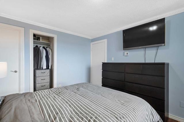 901 - 1 Royal Orchard Blvd, Condo with 3 bedrooms, 2 bathrooms and 1 parking in Markham ON | Image 9