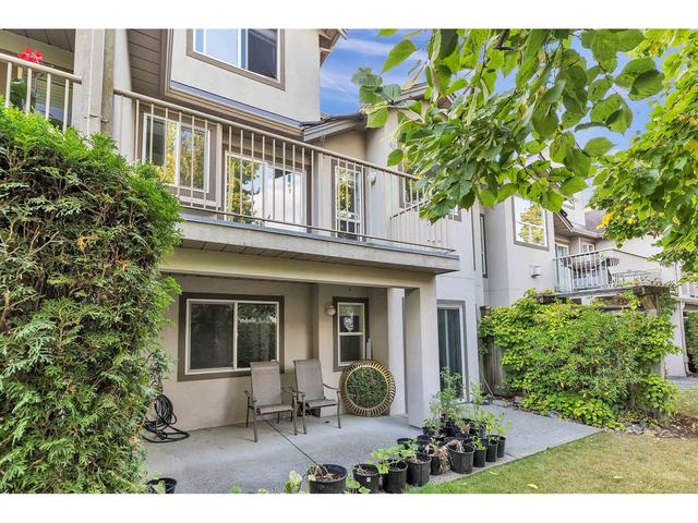 32 - 2525 Yale Court, House attached with 4 bedrooms, 4 bathrooms and 4 parking in Abbotsford BC | Image 6