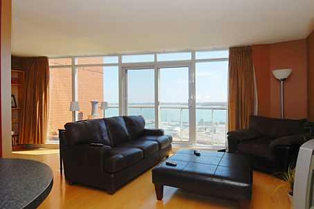 1012 - 550 Queens Quay W, Condo with 1 bedrooms, 1 bathrooms and 1 parking in Toronto ON | Image 5
